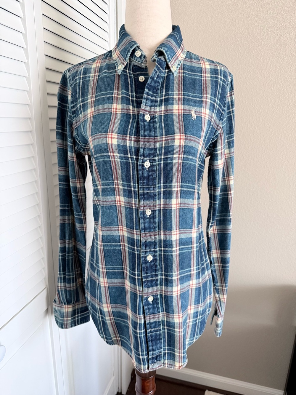 Ralph Lauren Women’s Blue Plaid Button-Down Shirt Size XS Euc